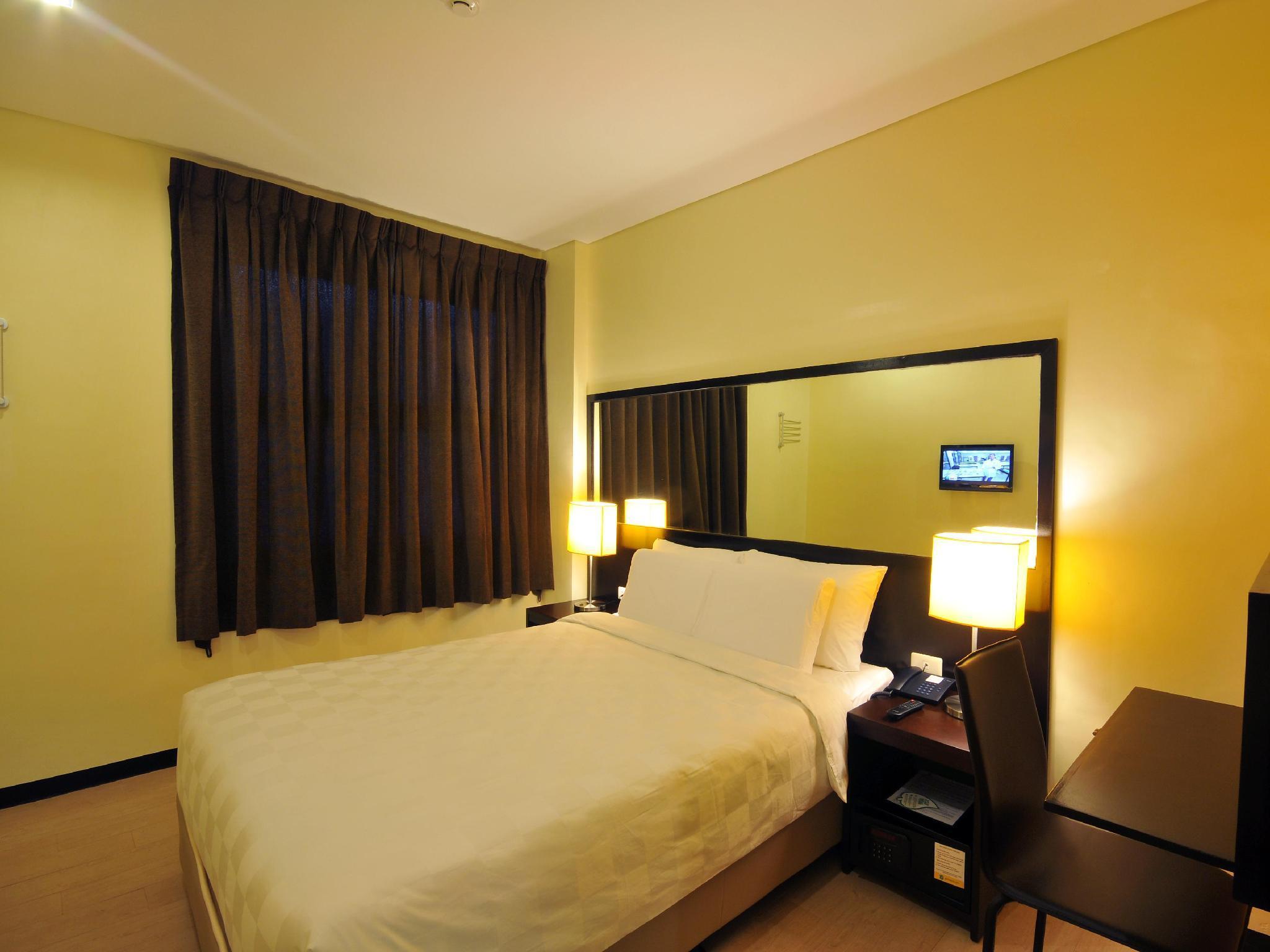Go Hotels Puerto Princesa Buitenkant foto
