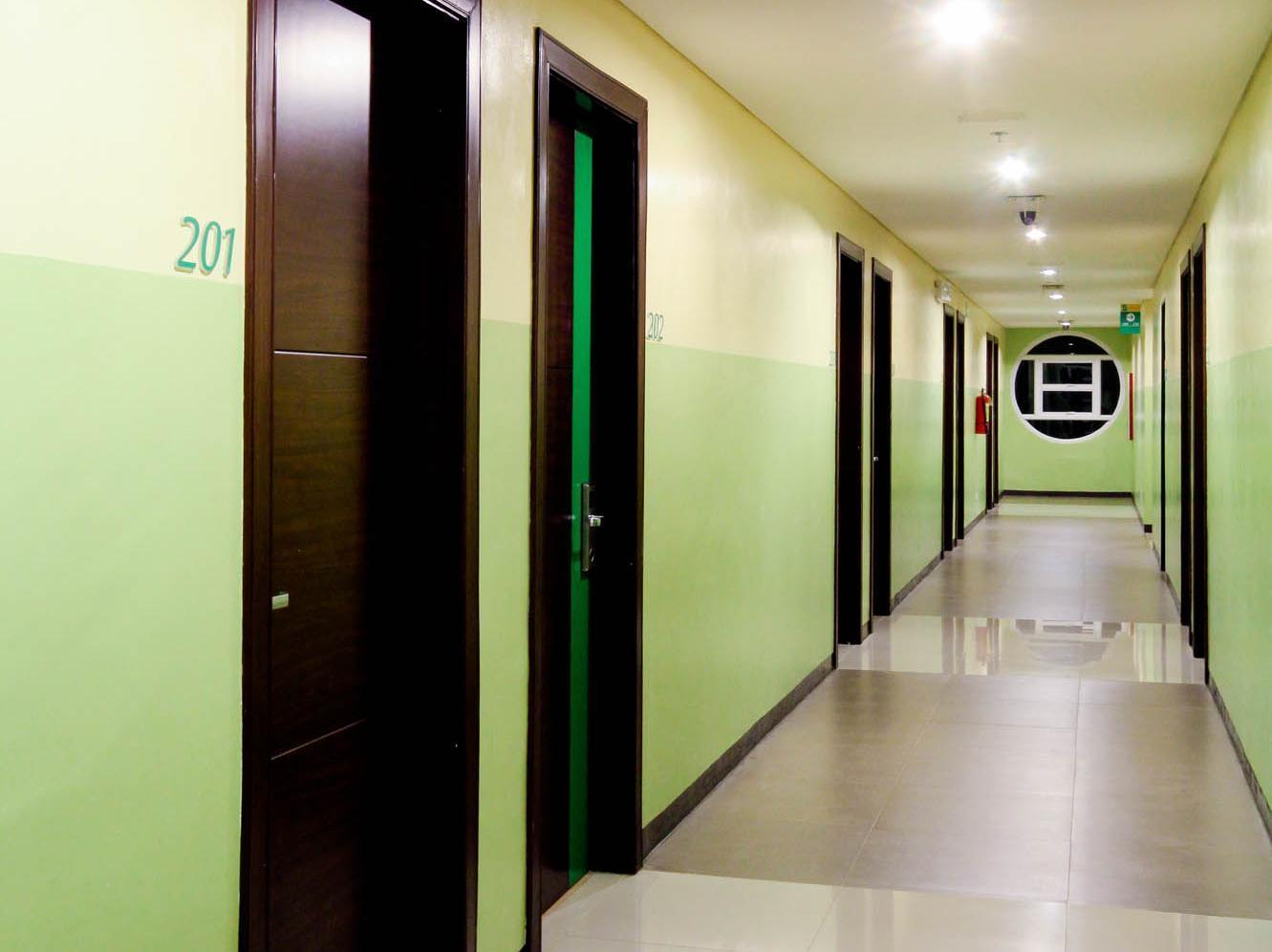 Go Hotels Puerto Princesa Buitenkant foto