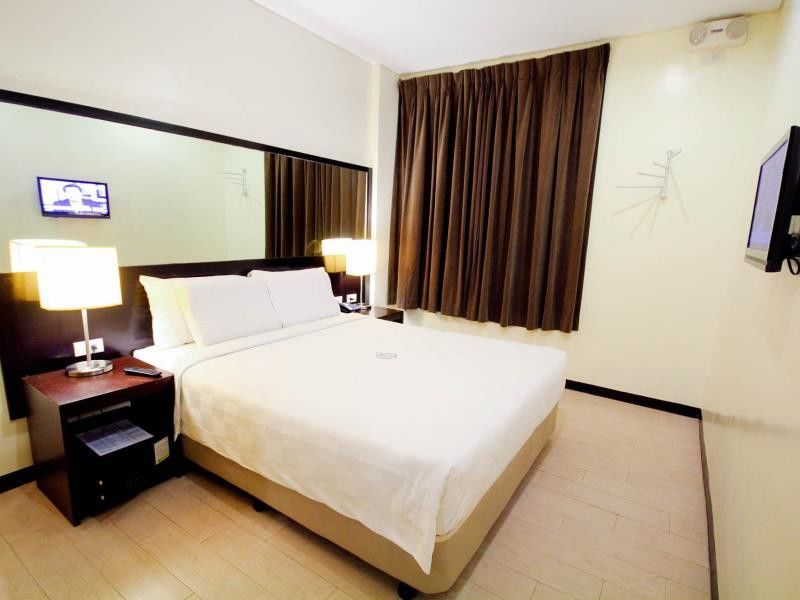 Go Hotels Puerto Princesa Buitenkant foto