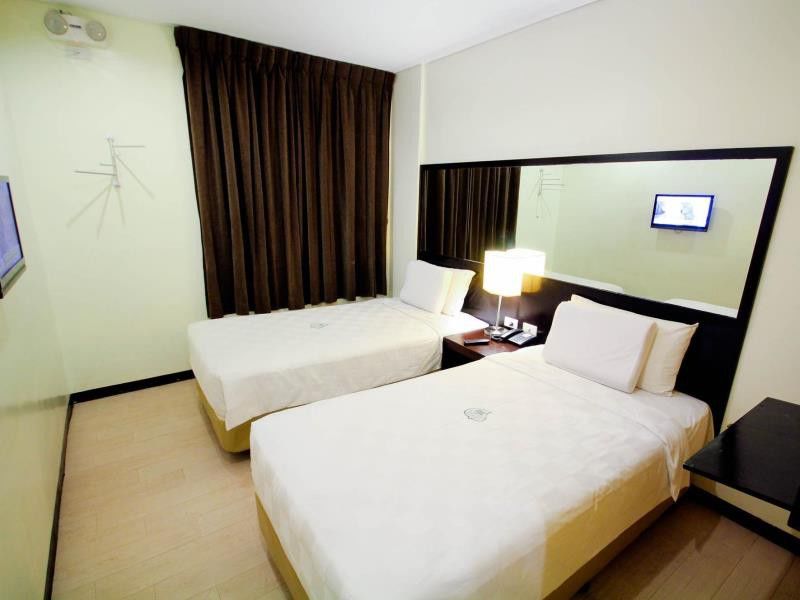Go Hotels Puerto Princesa Buitenkant foto