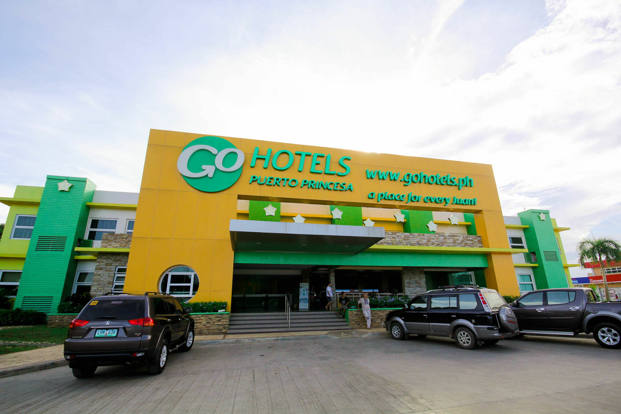 Go Hotels Puerto Princesa Buitenkant foto